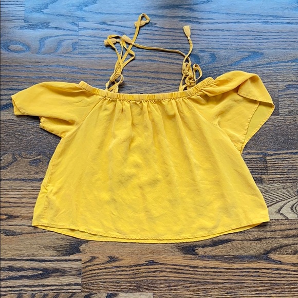 Off the shoulder yellow/orange top from Madewell. - Picture 2 of 4